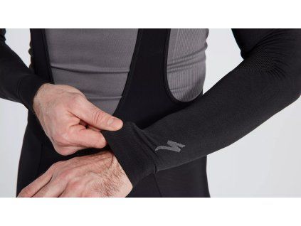 64322 020 APP SEAMLESS ARM WARMER BLK M L DETAIL1