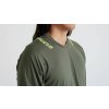 64023 000 APP TRAIL AIR JERSEY SS MEN OAKGRN DETAIL1